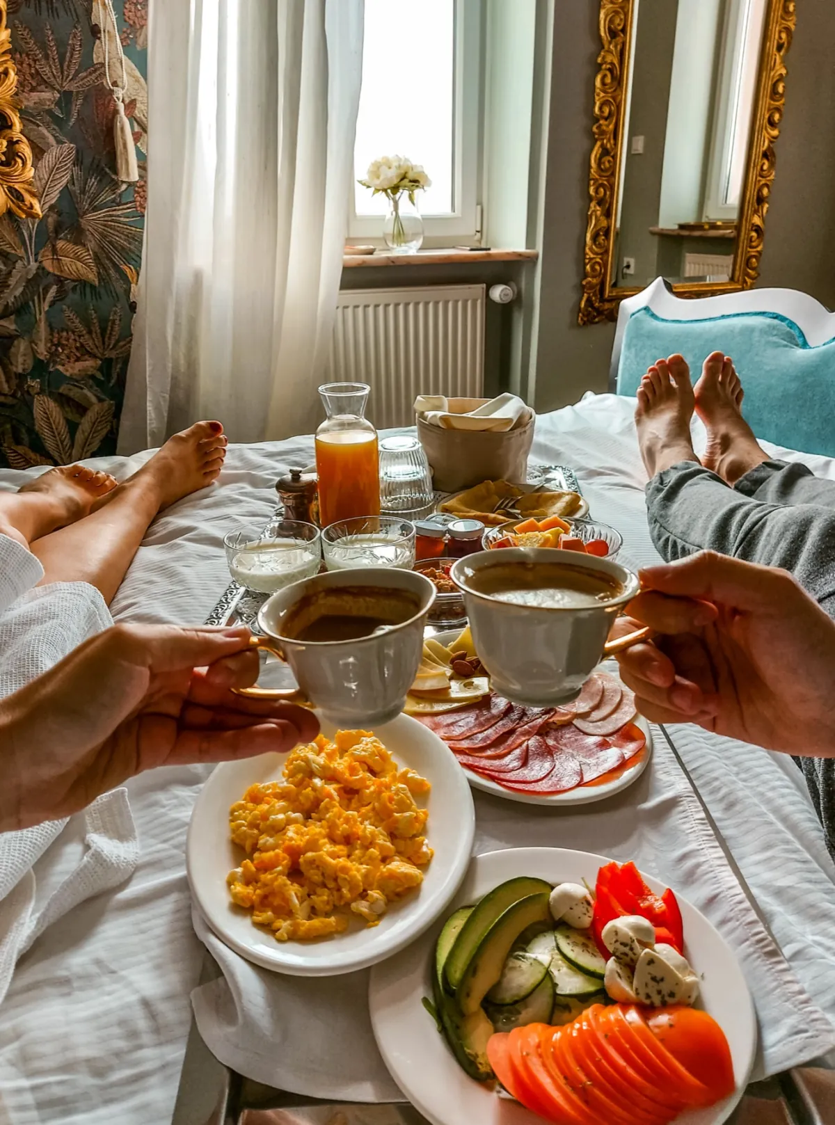 Deluxe Suite — romantic lakeside suite